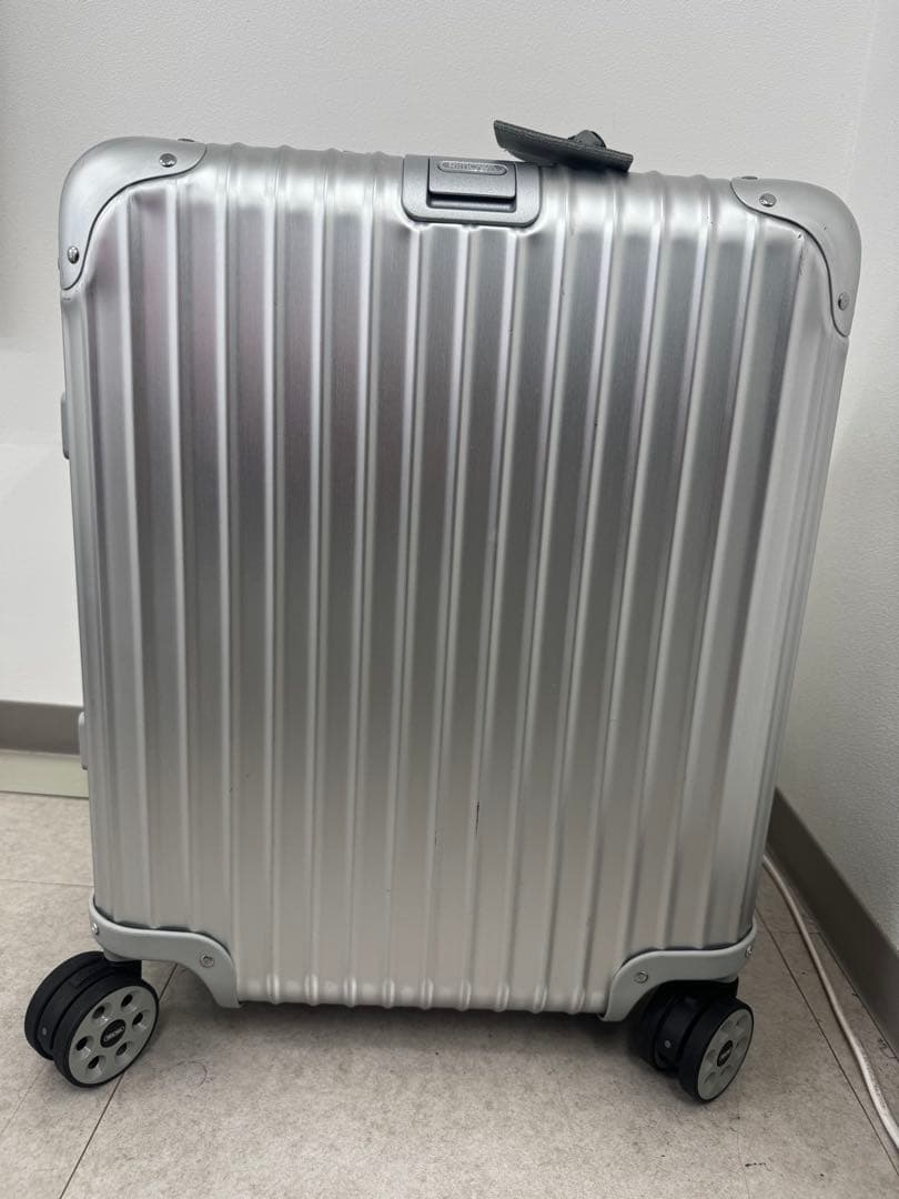 リモワ　スーツケース　アルミ