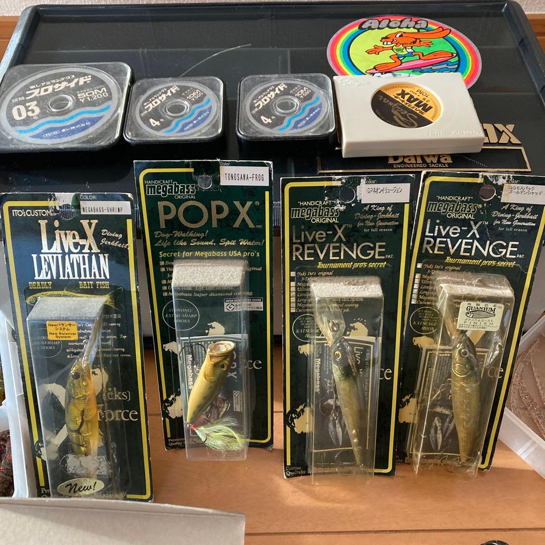 タックルボックス両開きルアーほか