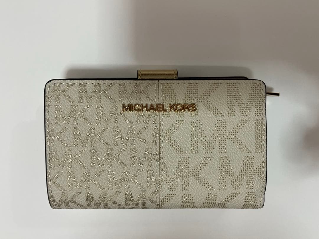 新品未使用　MICHAEL KORS マイケルコース　二つ折り財布