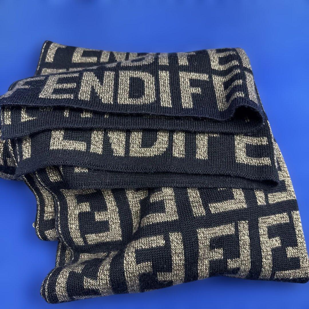 FENDI フェンディニットマフラー ズッカロゴパターン