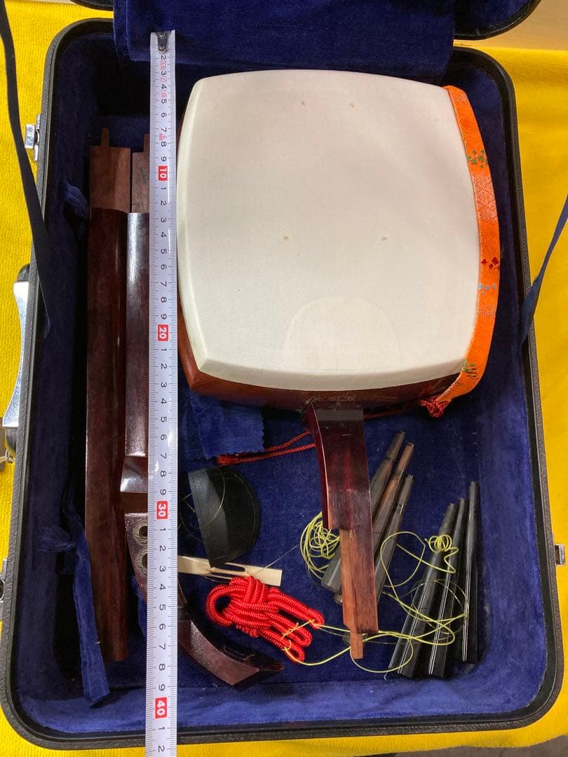 B0101）三味線 和楽器 高級三味線 桜柄金具 専用ケース付き 付属品付き