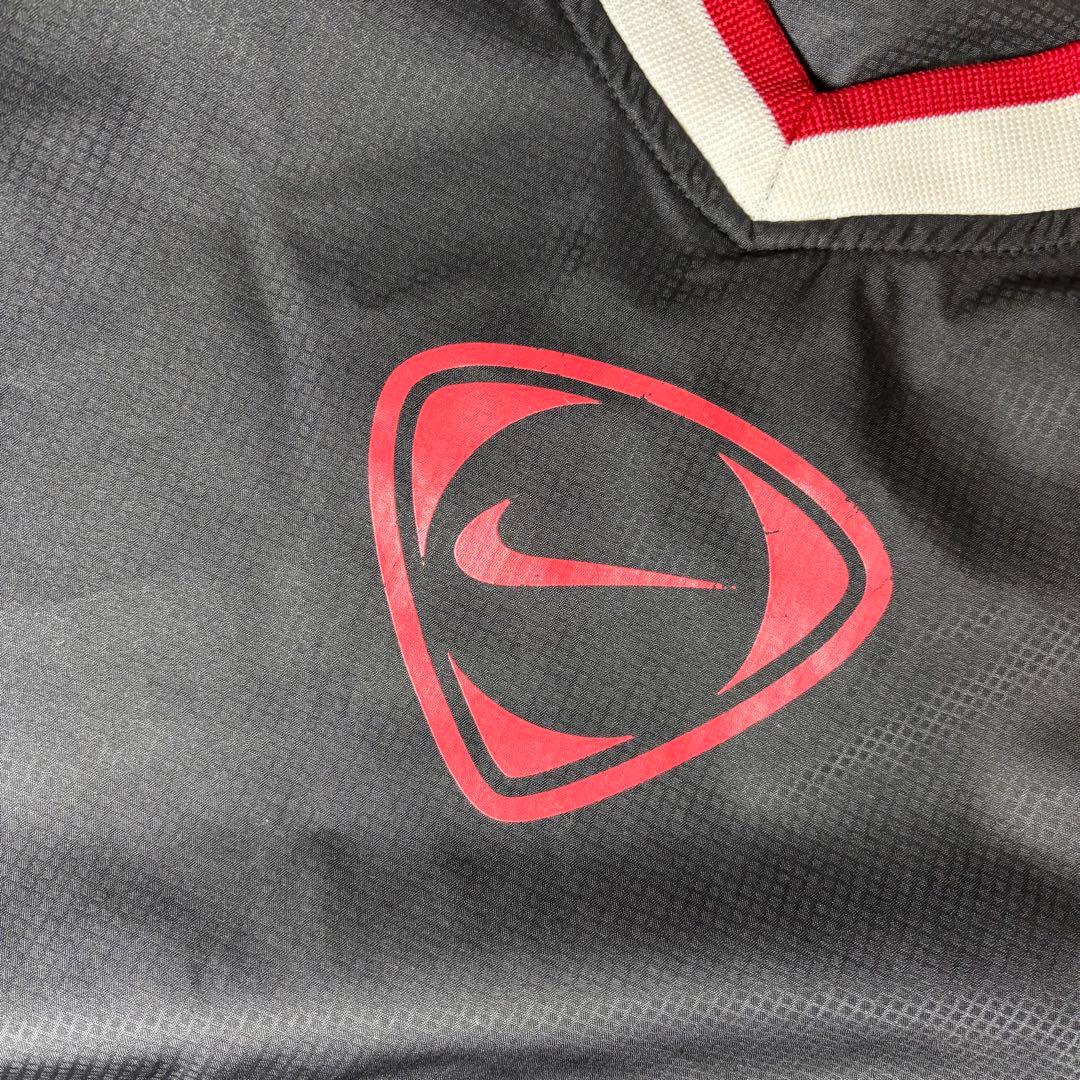 NIKE　セットアップ　上下　ピステ　ナイロン　プルオーバー　刺繍　センターロゴ