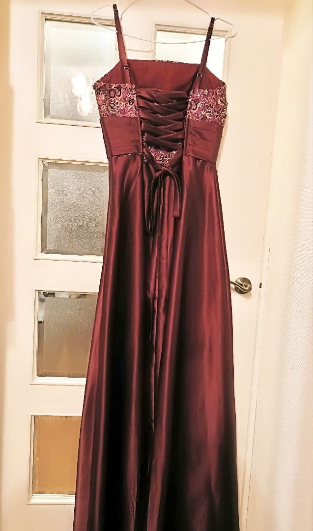 バーガンディ刺繍ロングドレス　フリーサイズ