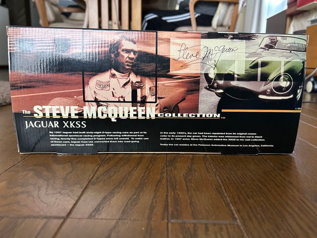 JAGUAR XKSS ダイキャストミニカー　1:18　スティーブ・マックイーン