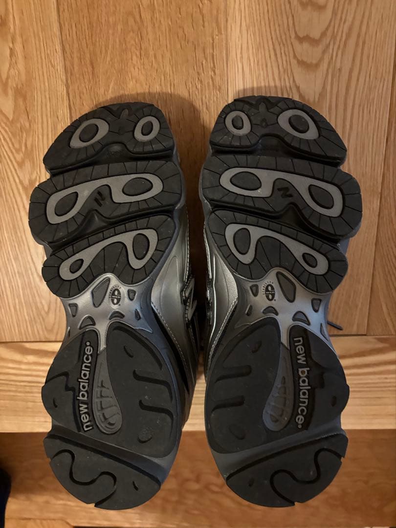 new balance 1000 ブラック×シルバー24センチ