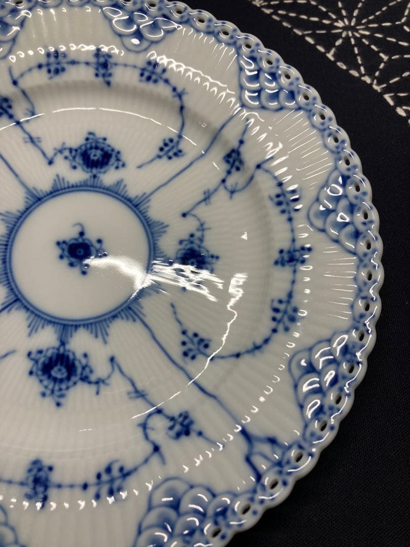 ロイヤルコペンハーゲン ブルーフルーテッド フルレース　20cm プレート