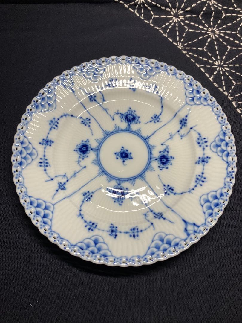 ロイヤルコペンハーゲン ブルーフルーテッド フルレース　20cm プレート