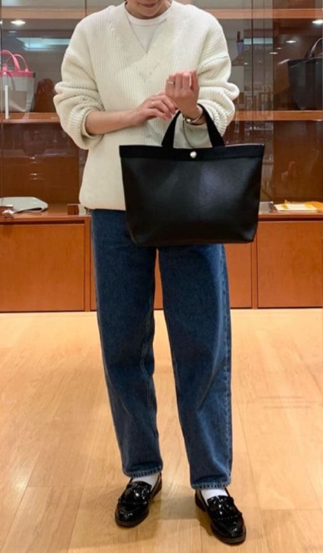 【美品】エルベシャプリエ　704GP トープ　ノワール　黒　Mサイズ　スクエア