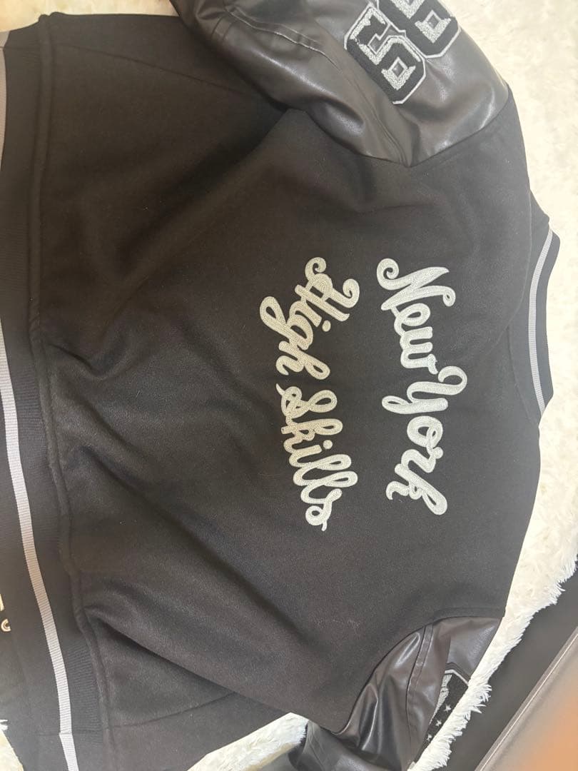  ブラック スタジャン フェイスレザー