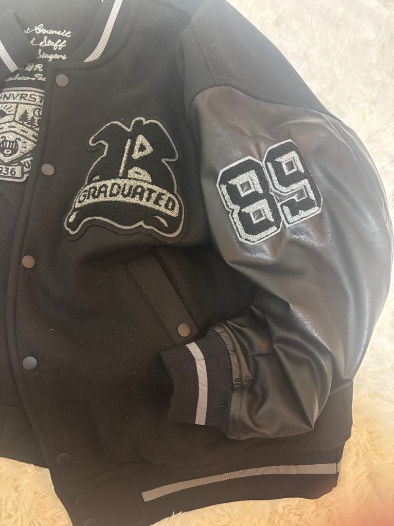  ブラック スタジャン フェイスレザー