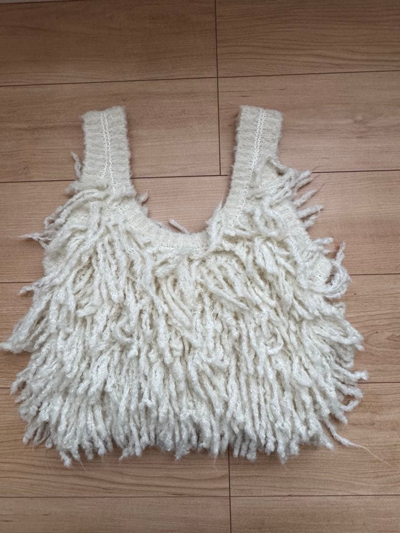 anuke フリンジニットビスチェ