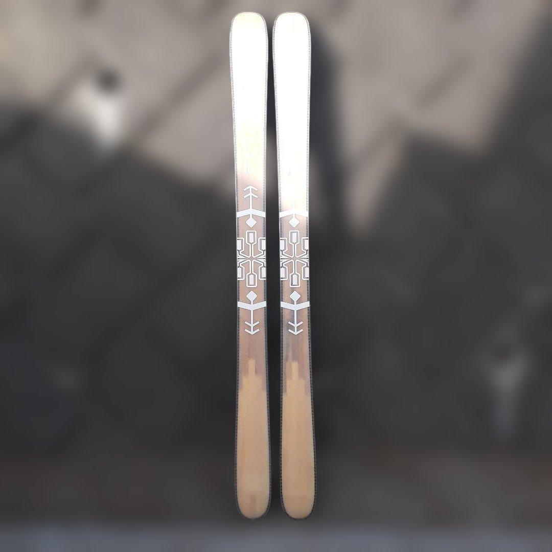 LINE スキー板 　168cm 130-110-95-115（実寸）