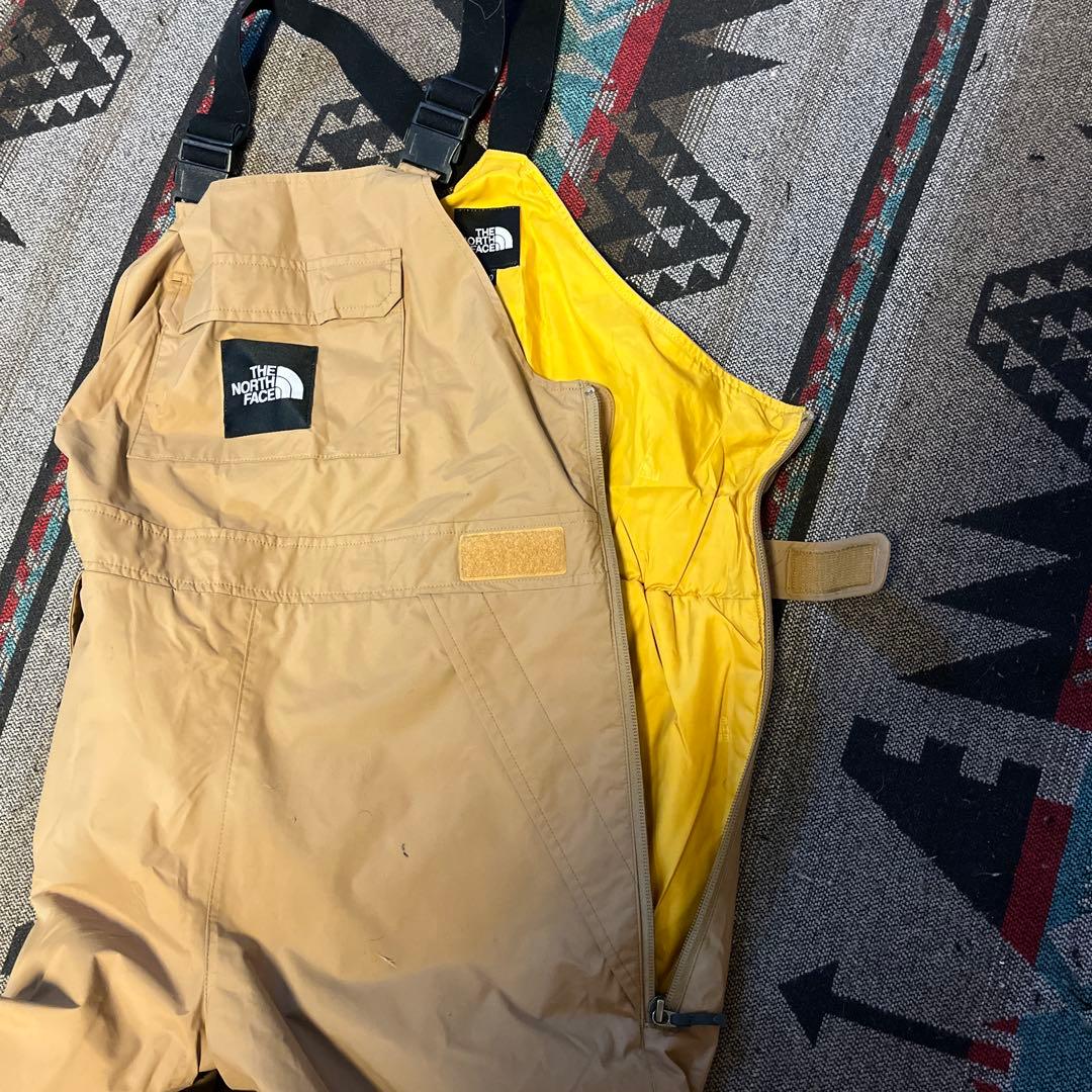 【キッズ】North Face 150スノーボード　スノーインサレーションビブ