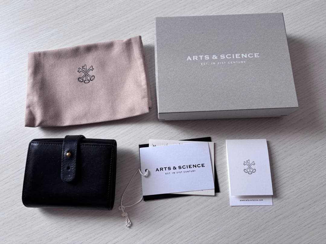 ARTS & SCIENCE ジャバラミニウォレット ブラック