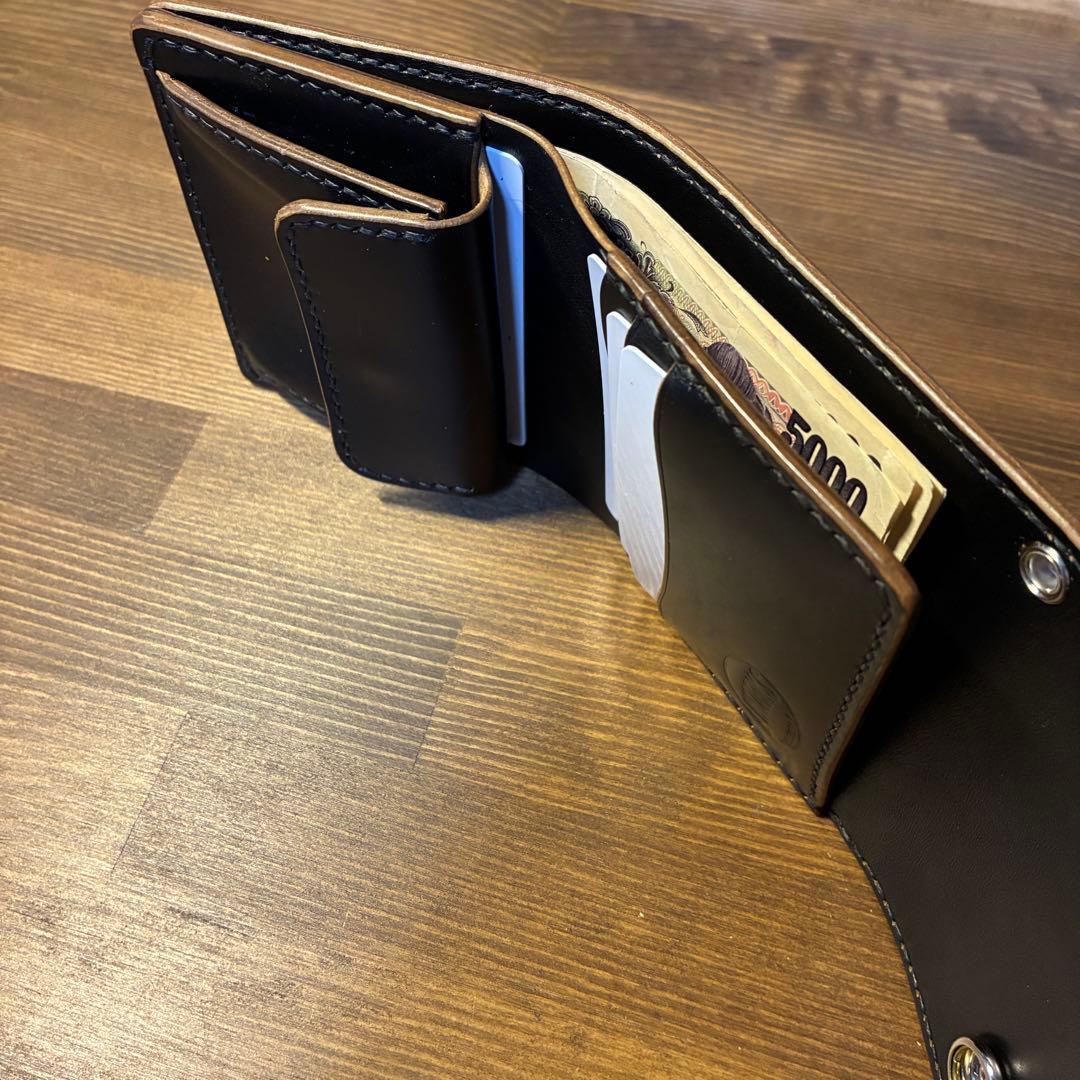 ショートトラッカーウォレット　MARYAM社　ホースバット　丘染めブラック　茶芯