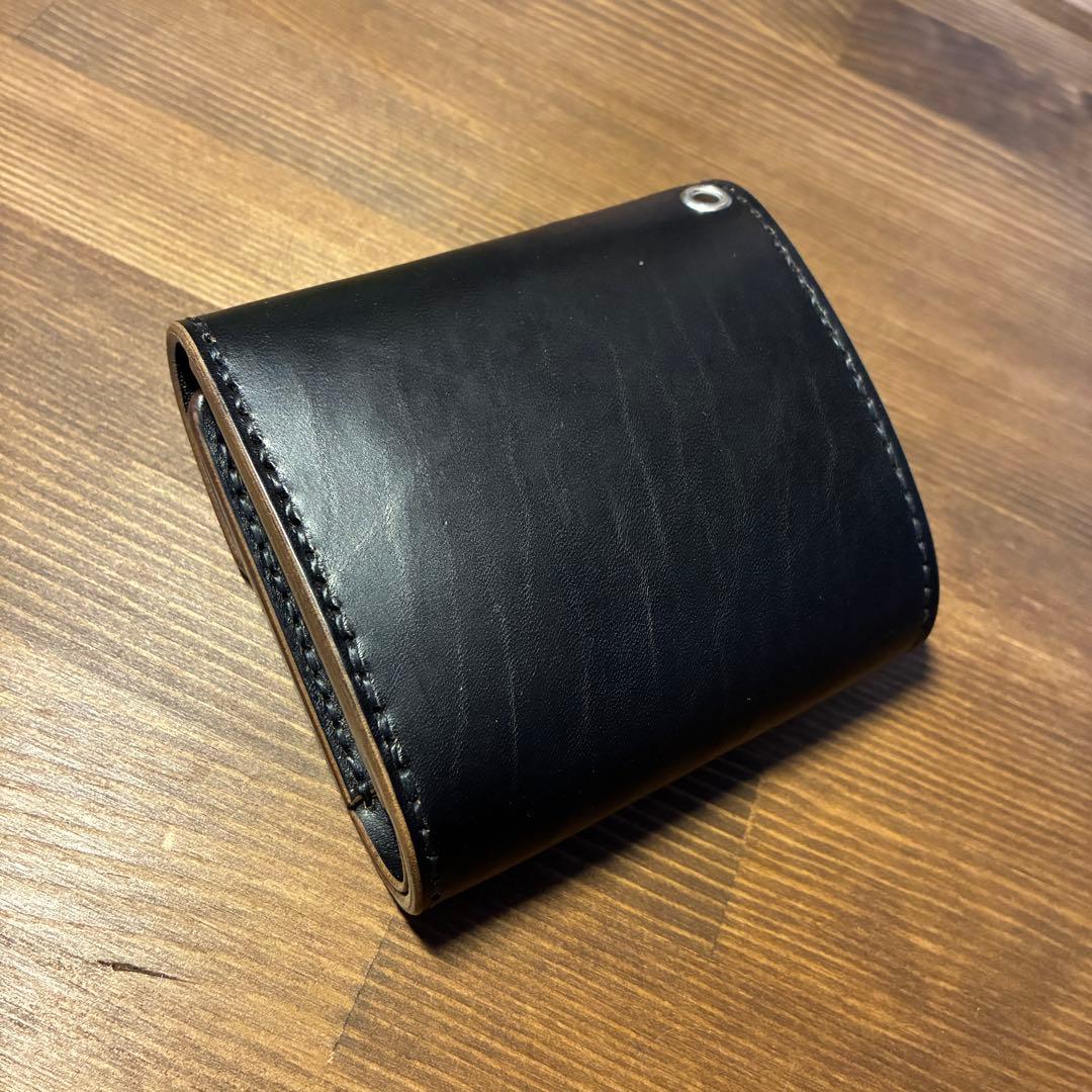 ショートトラッカーウォレット　MARYAM社　ホースバット　丘染めブラック　茶芯