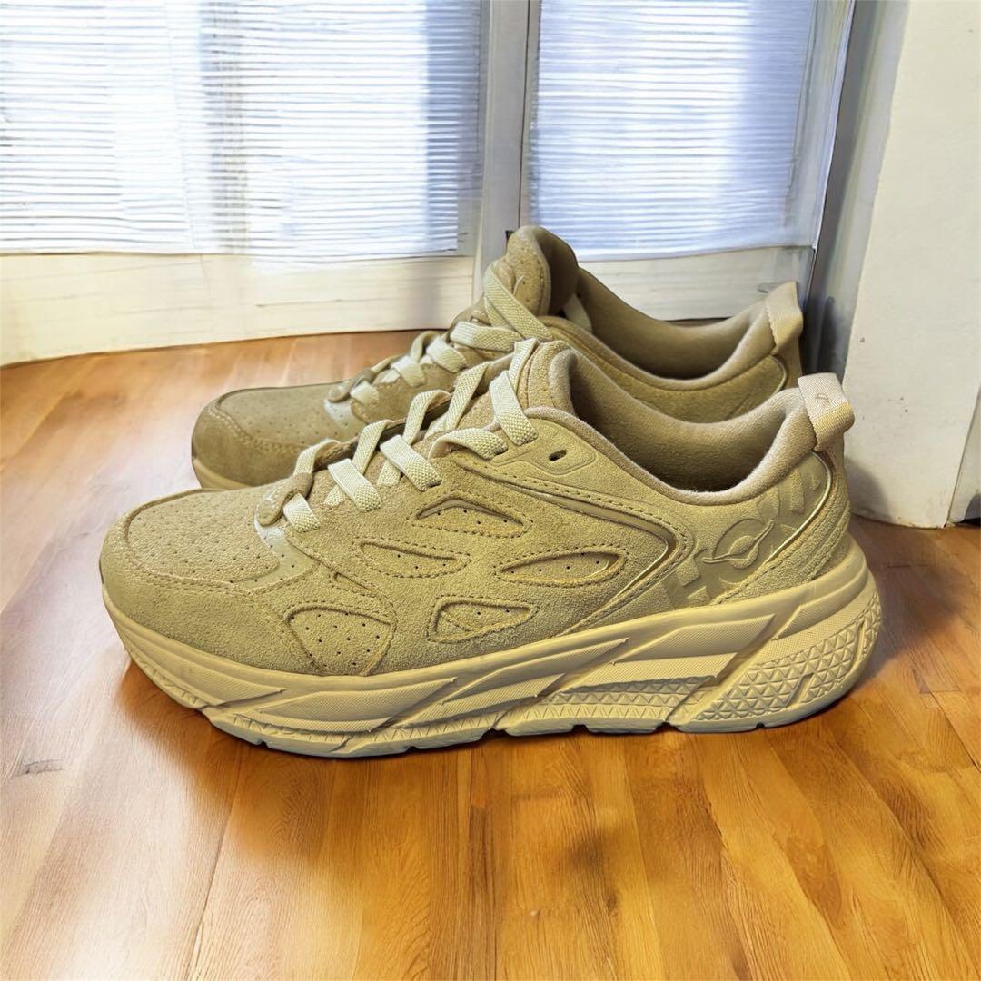 【美品】ホカオネオネ　クリフトン L スエード　ベージュ23.5cm 箱あり