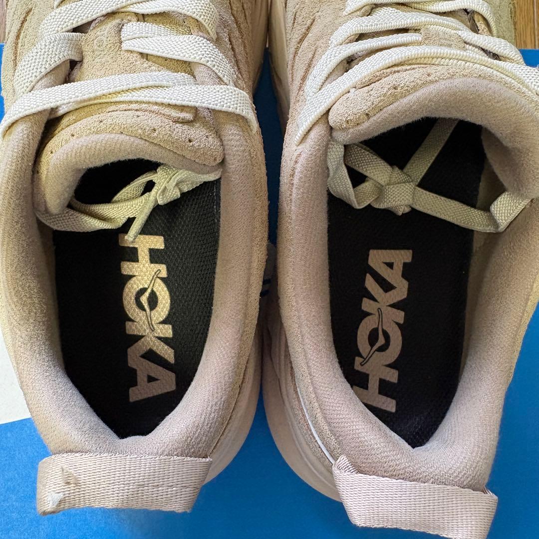 【美品】ホカオネオネ　クリフトン L スエード　ベージュ23.5cm 箱あり