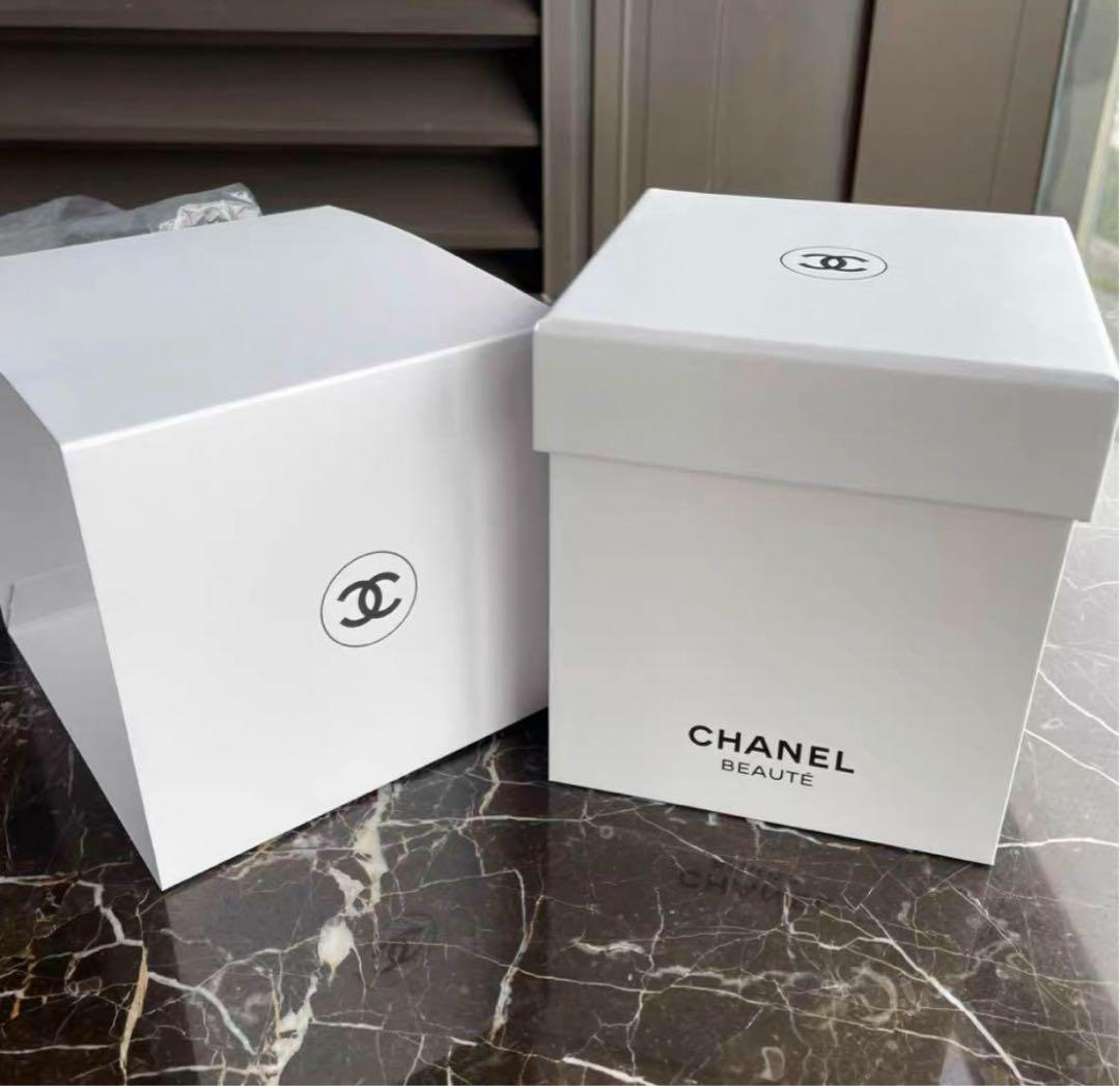 シャネル 2022クリスマス　限定　№５　ナンバーファイブ　スノードーム