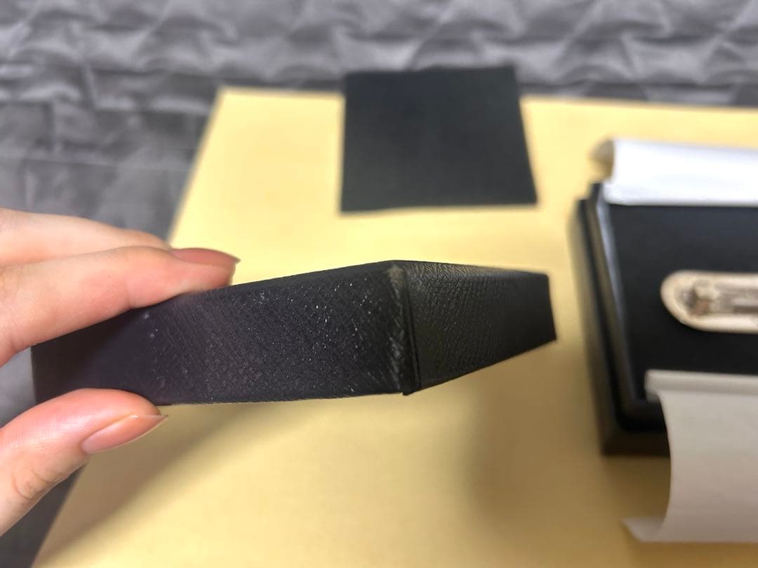 【箱・リボン等付属品無し】PRADA ヘアバレッタ　ホワイト ヘアピン　正規品