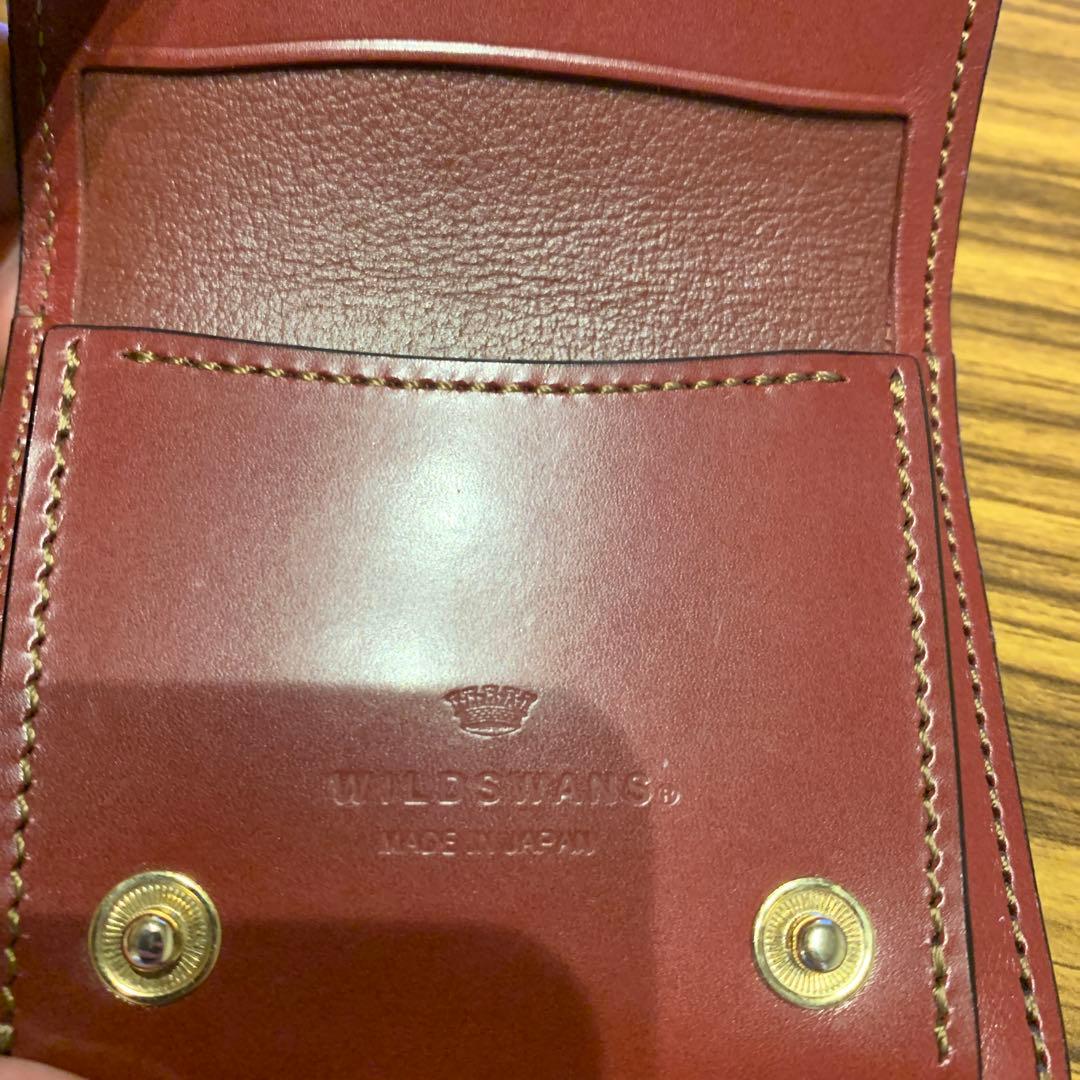 WILDSWANS PALM サドルアップ・バーガンディ・王冠ロゴ