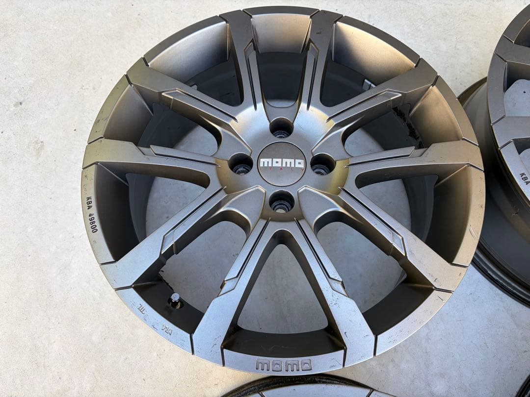 MOMO QUANTUM 17インチ ホイール 4本セット