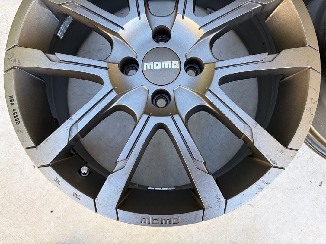 MOMO QUANTUM 17インチ ホイール 4本セット