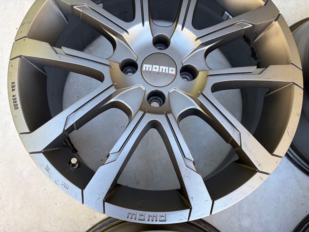 MOMO QUANTUM 17インチ ホイール 4本セット