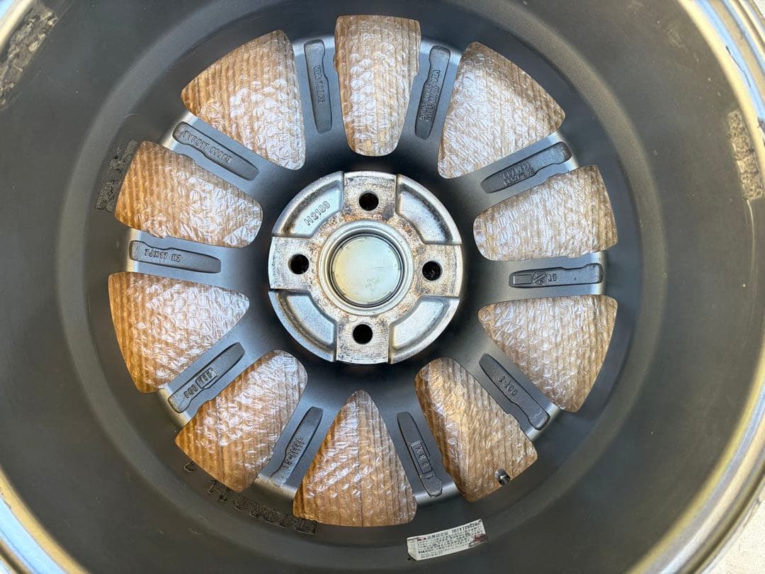 MOMO QUANTUM 17インチ ホイール 4本セット