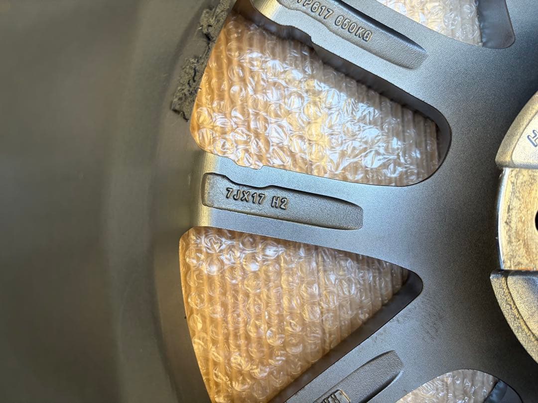 MOMO QUANTUM 17インチ ホイール 4本セット