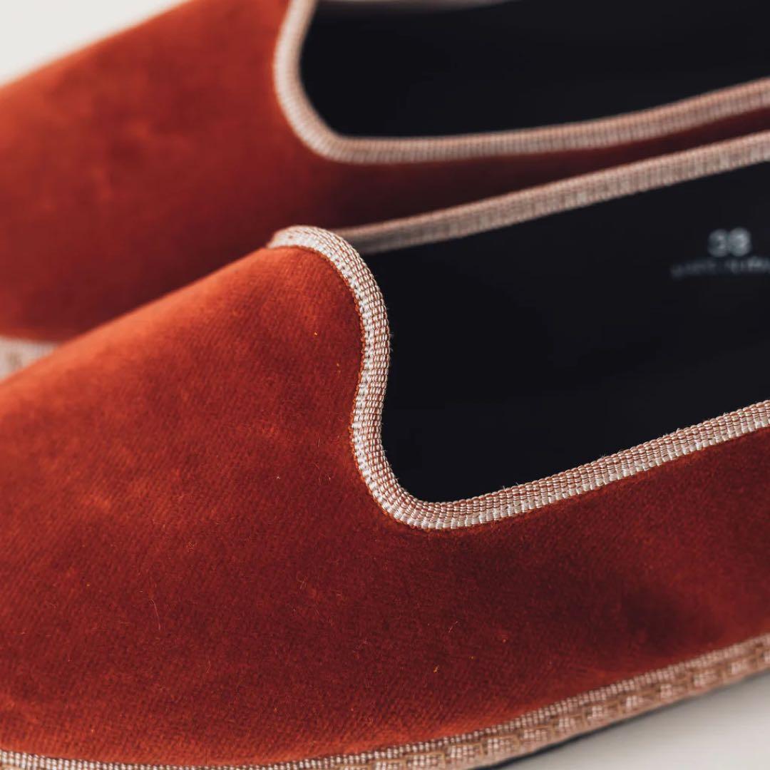 やーや　新品Sciuscià TRAGARA シューシャ　38