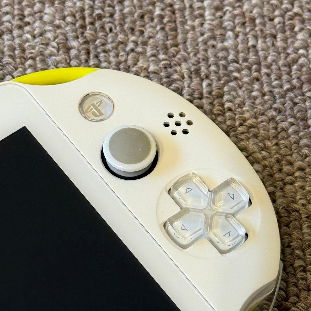 【訳ありジャンク】PSVITA PCH-2000 ライムグリーン/ホワイト