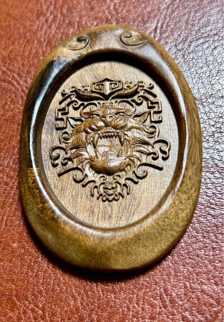 1点物 香木沈香良い香リ虎タイガー 彫刻木彫本物13g仏具羅 開運 金運