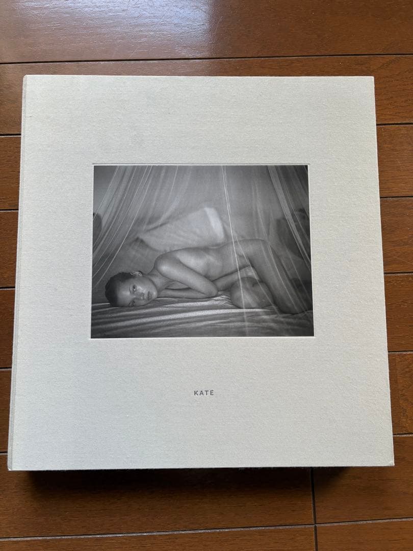 KATE by Mario Sorrenti アートブック