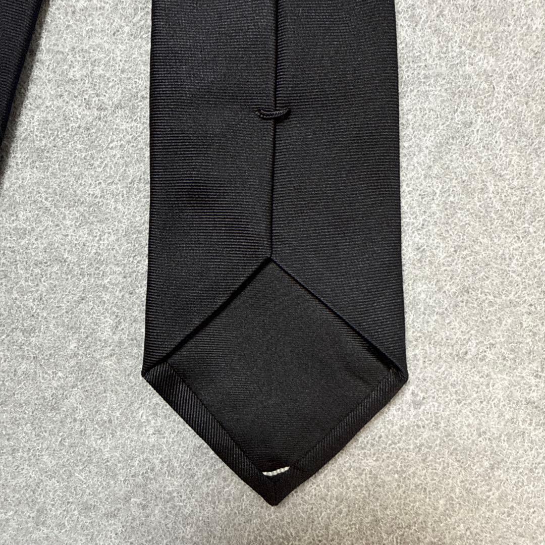 極美品　箱付　ディオール　ネクタイ　黒　無地　ワンポイントロゴ