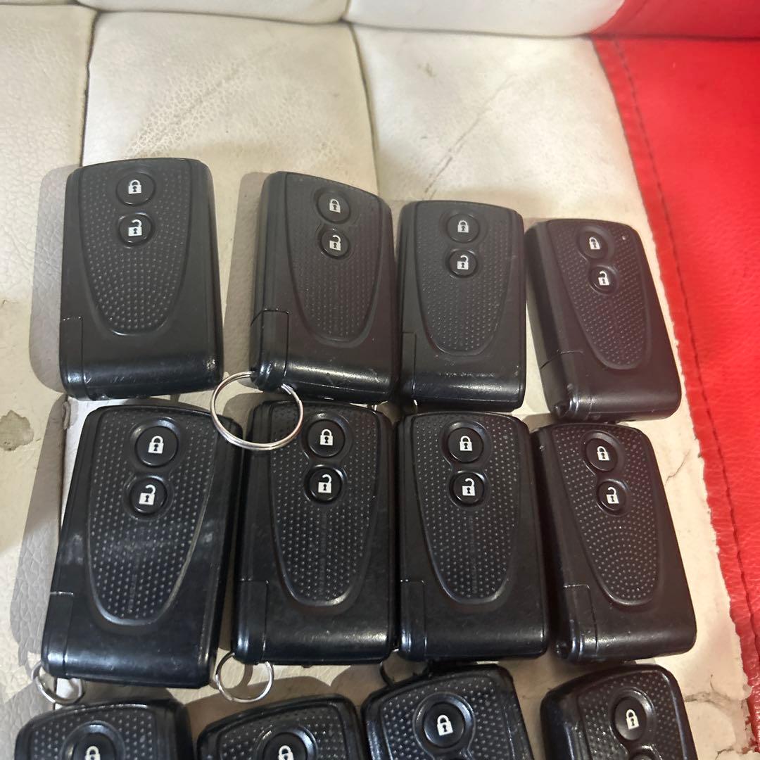 ダイハツ　スマートキー　28個 まとめ