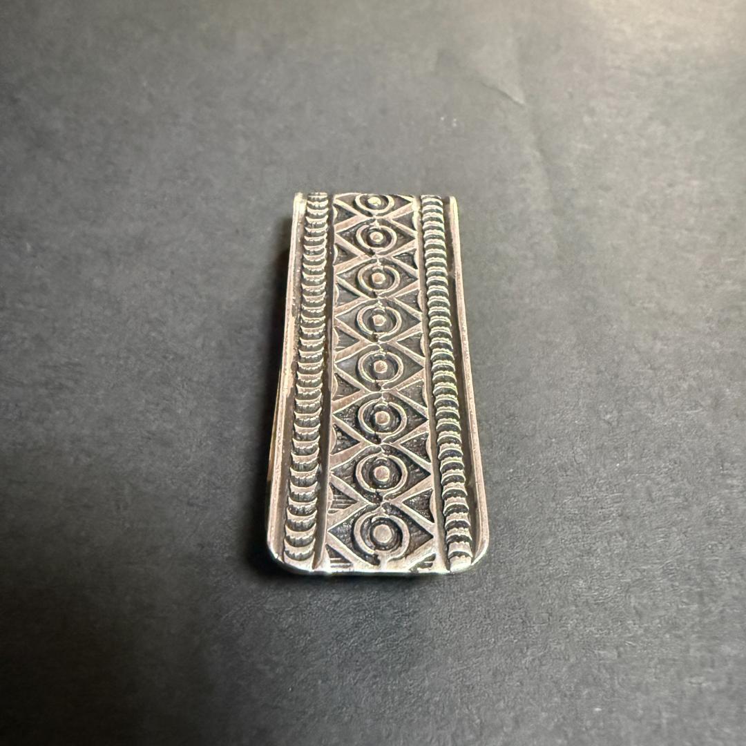 【一点物】ナバホ族スタンプワーク マネークリップ オーヴィルホワイト製作