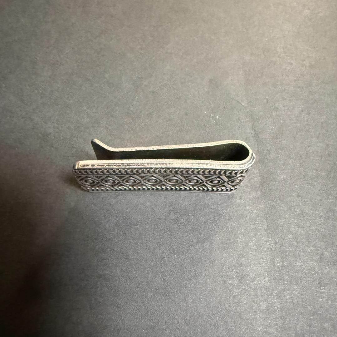 【一点物】ナバホ族スタンプワーク マネークリップ オーヴィルホワイト製作