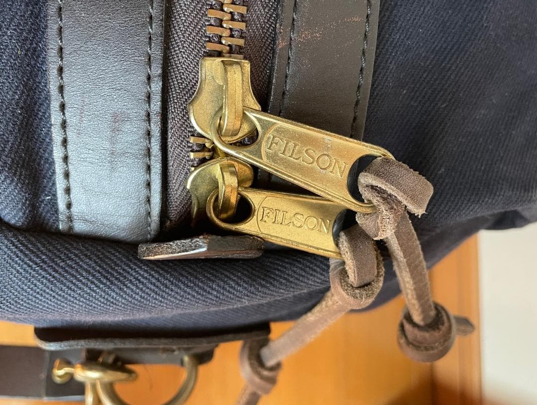 Filson ボストンバッグ Small ネイビー