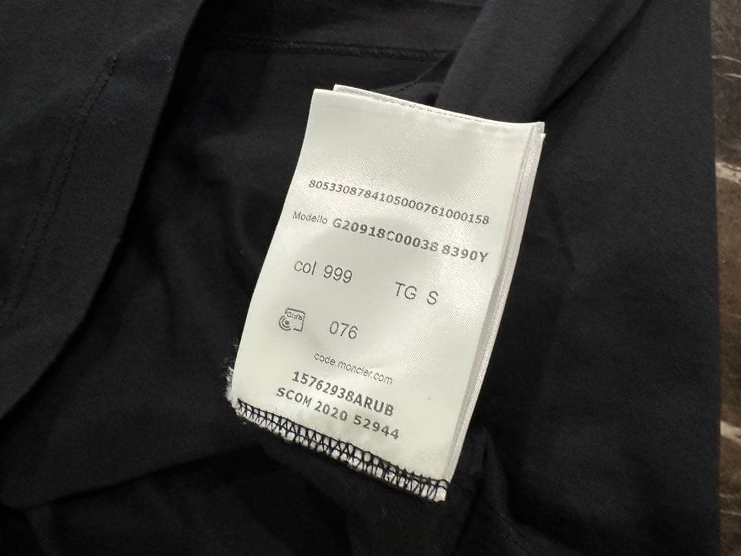 Moncler ブラック Tシャツ パッチ付き　S