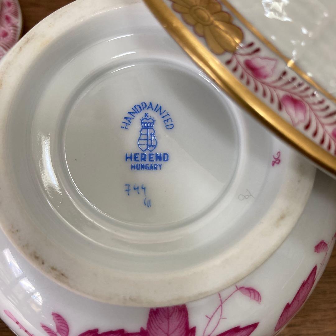 ヘレンド　アポニーピンクの蓋付きスープカップとソーサー2個セット