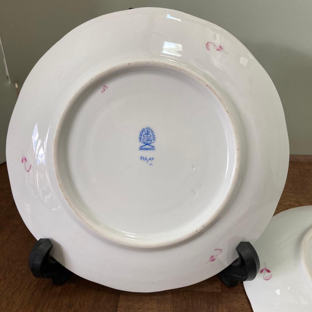 ヘレンド　アポニーピンクの蓋付きスープカップとソーサー2個セット