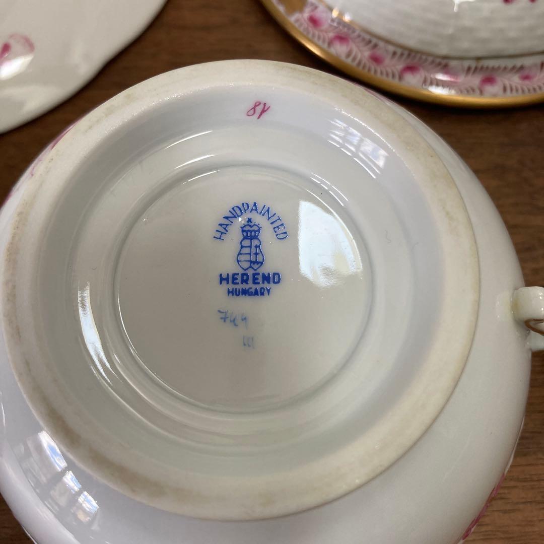 ヘレンド　アポニーピンクの蓋付きスープカップとソーサー2個セット