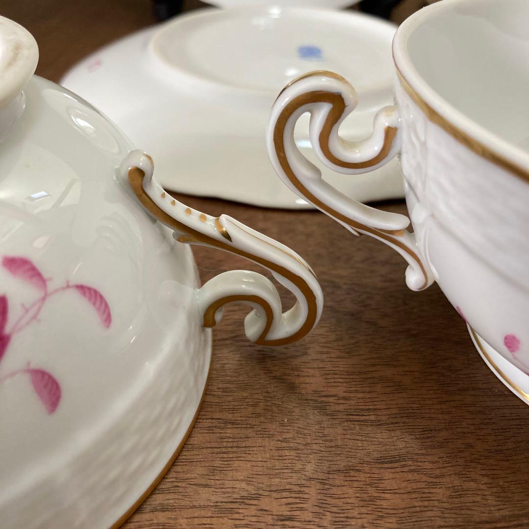 ヘレンド　アポニーピンクの蓋付きスープカップとソーサー2個セット