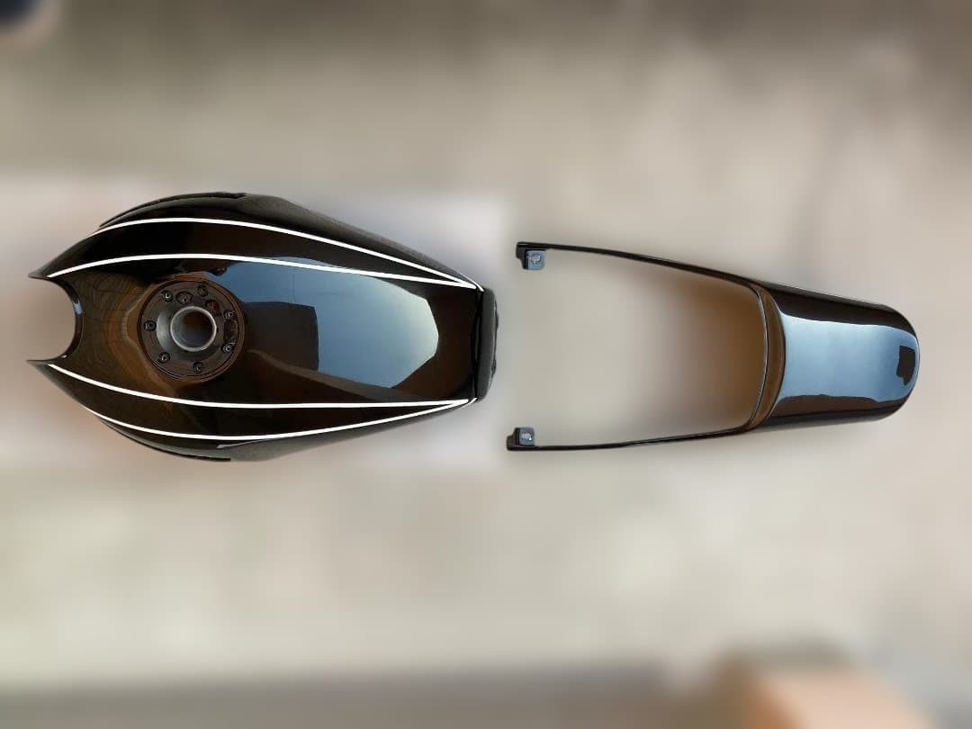 mio♫さん専用　ゼファーゼファー400 タンク＆テールカウル