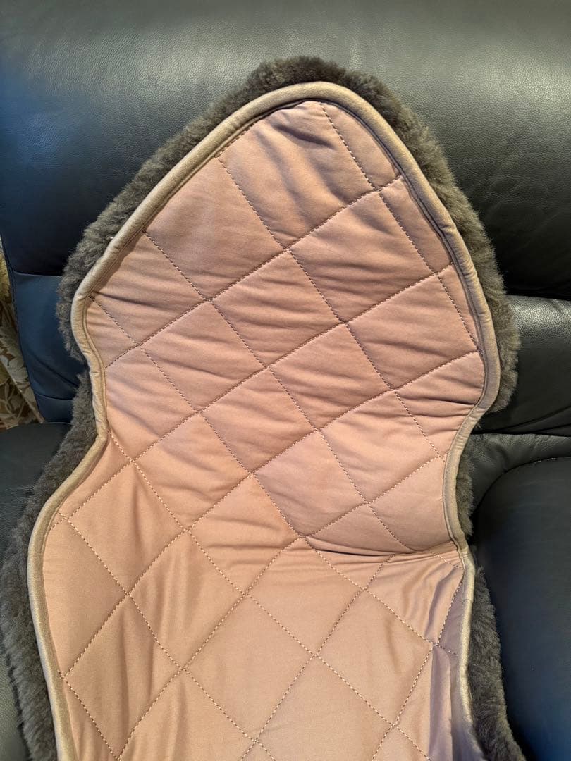 風*茂様 日本ムートン　背もたれ付高級ムートンクッション　ムートン100%定価5