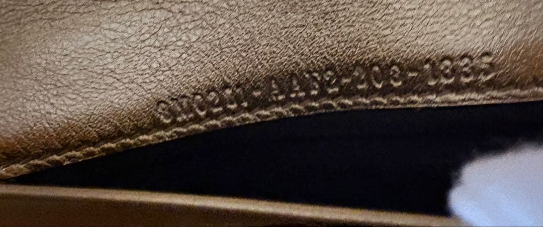 【FENDI 】ゴールド エンボス長財布