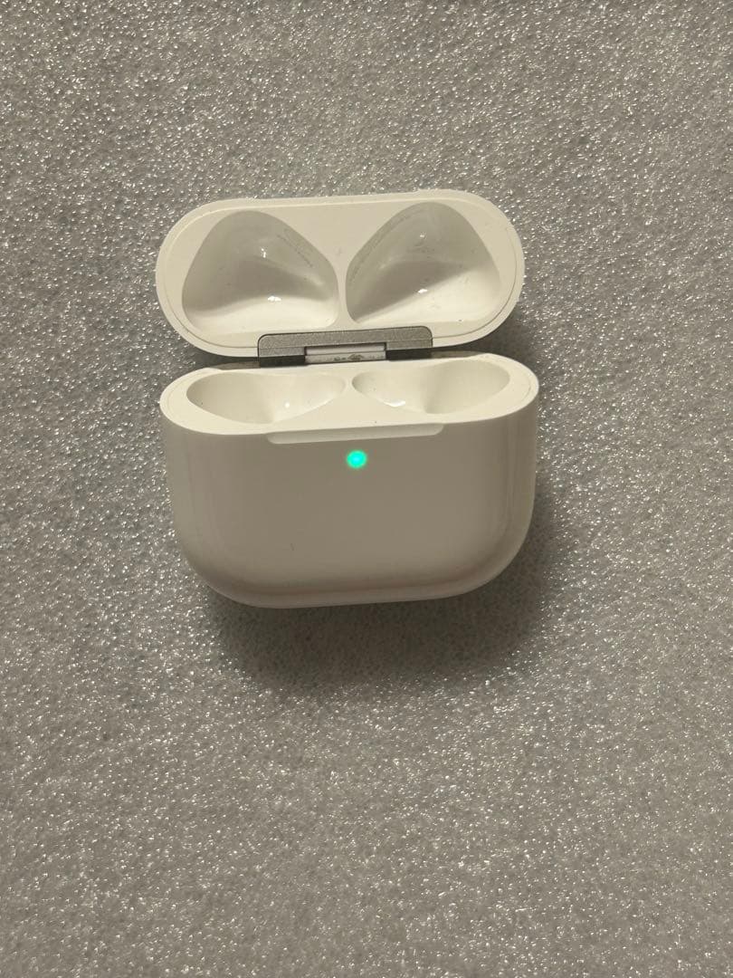 AirPods 第四世代 ANC搭載モデル　保護ケース付