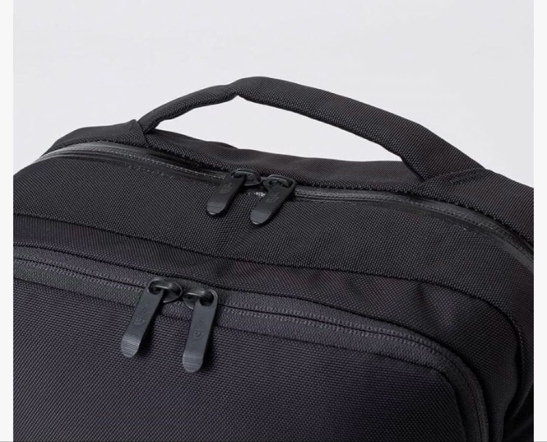 【新品タグ付】ノースフェイスシャトルデイバッグ　24Ｌ