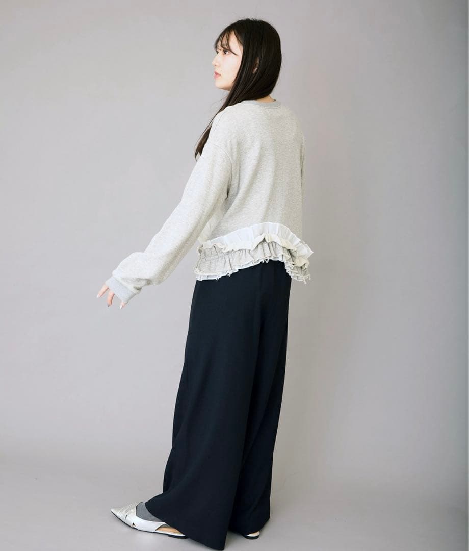 AVIE フリルデザインスウェット